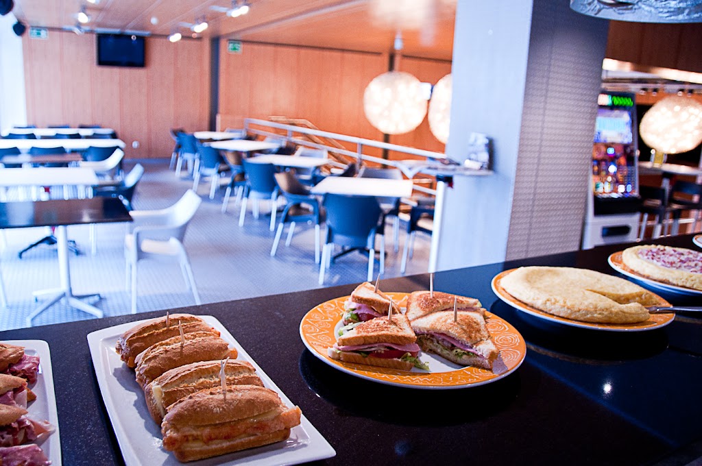 Bermeoko Kafe Antzokia — Comida y bebida