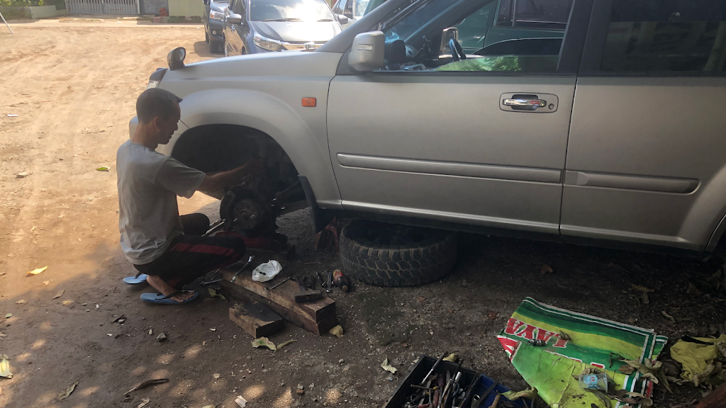 Bengkel Mobil Adem