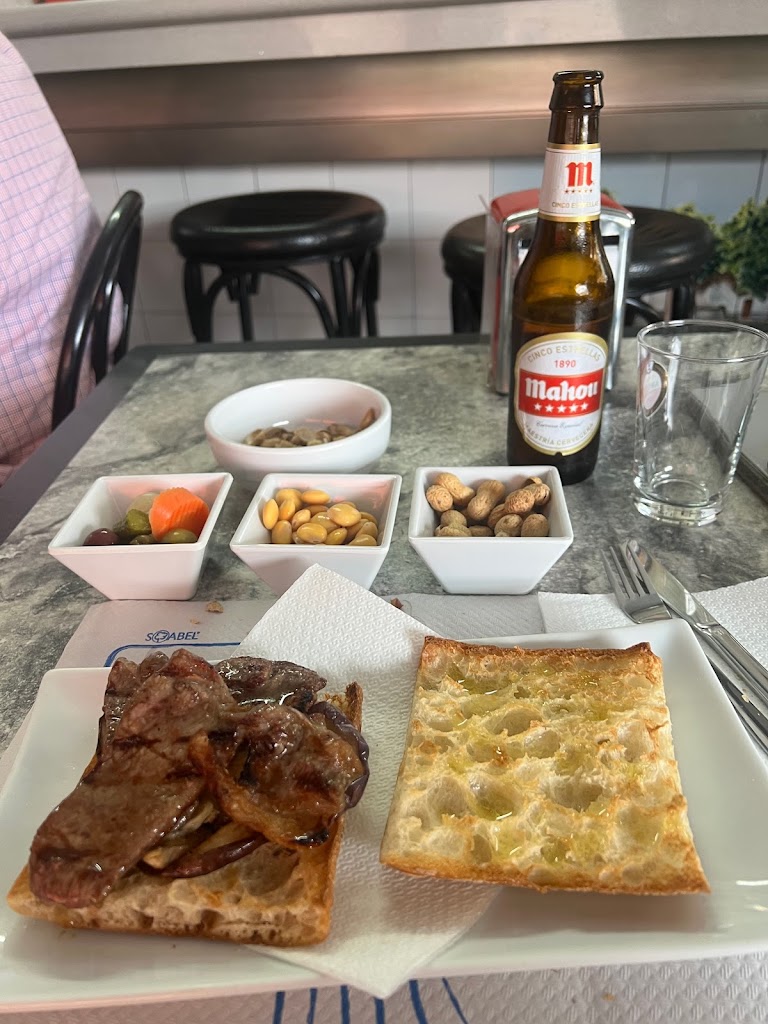 El Bort Tapas — Comida y bebida
