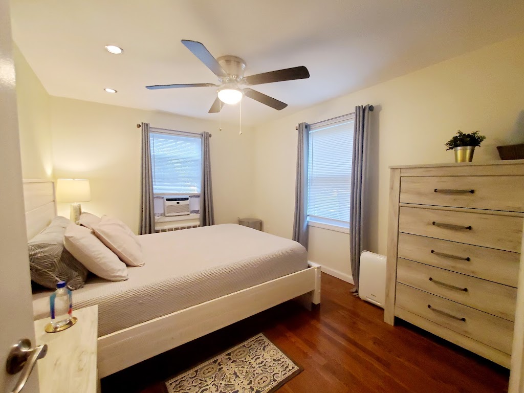 Webster Hill Suites [In...