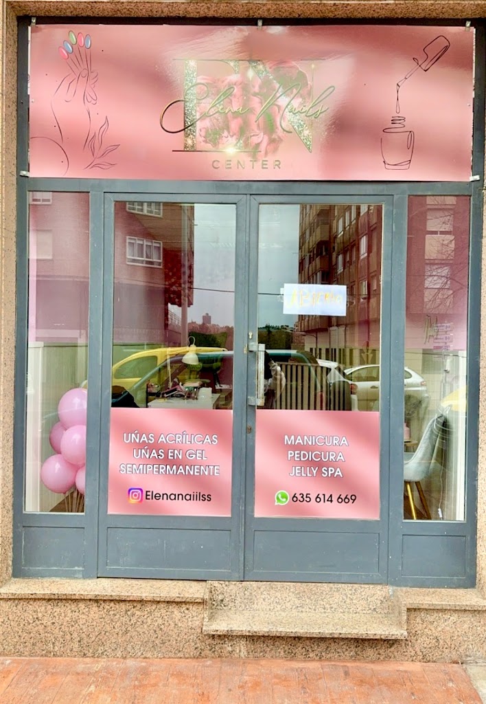 Elena naiilss y lashes — Exterior