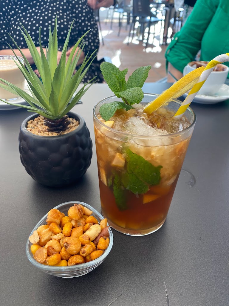Trastienda Cafe Petunias — Comida y bebida