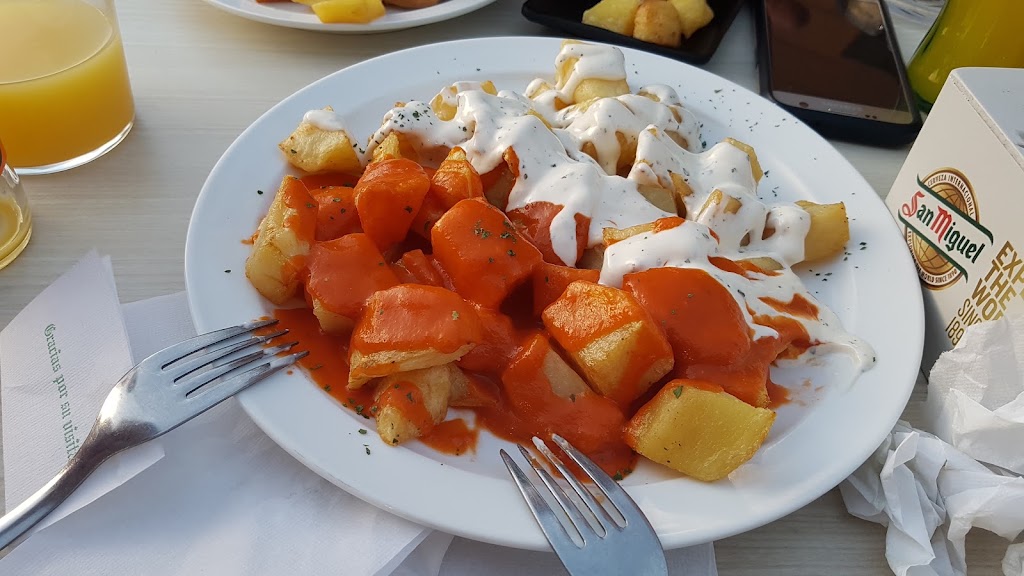 Taberna la Barrica — Comida y bebida