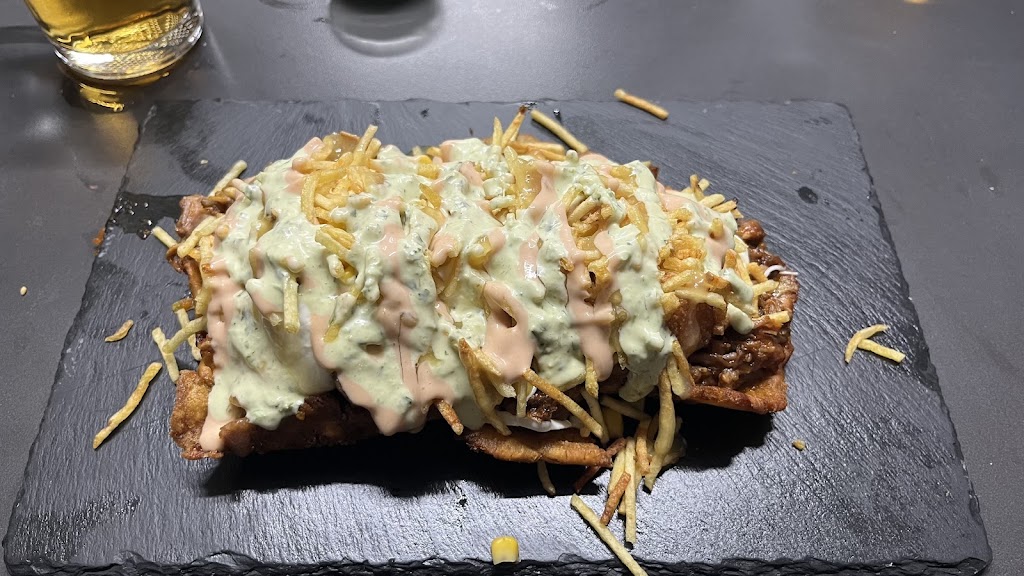 La Piscina Cafeteria — Comida y bebida