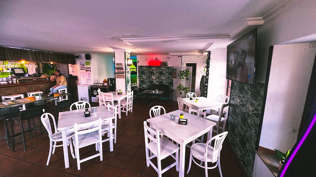Cafe Bar Rivendell — Ambiente