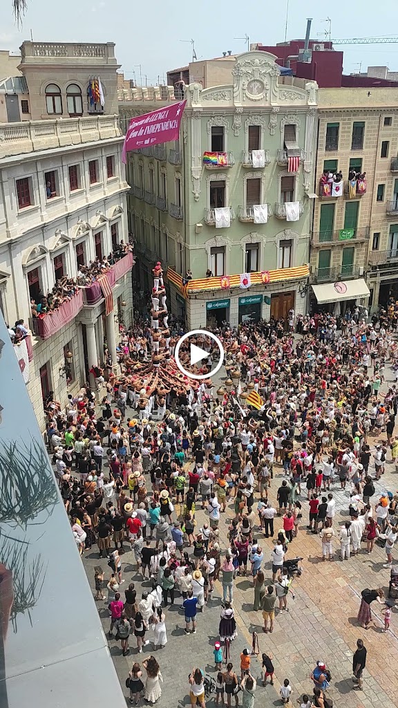 Terrassa Gaudi — Videos