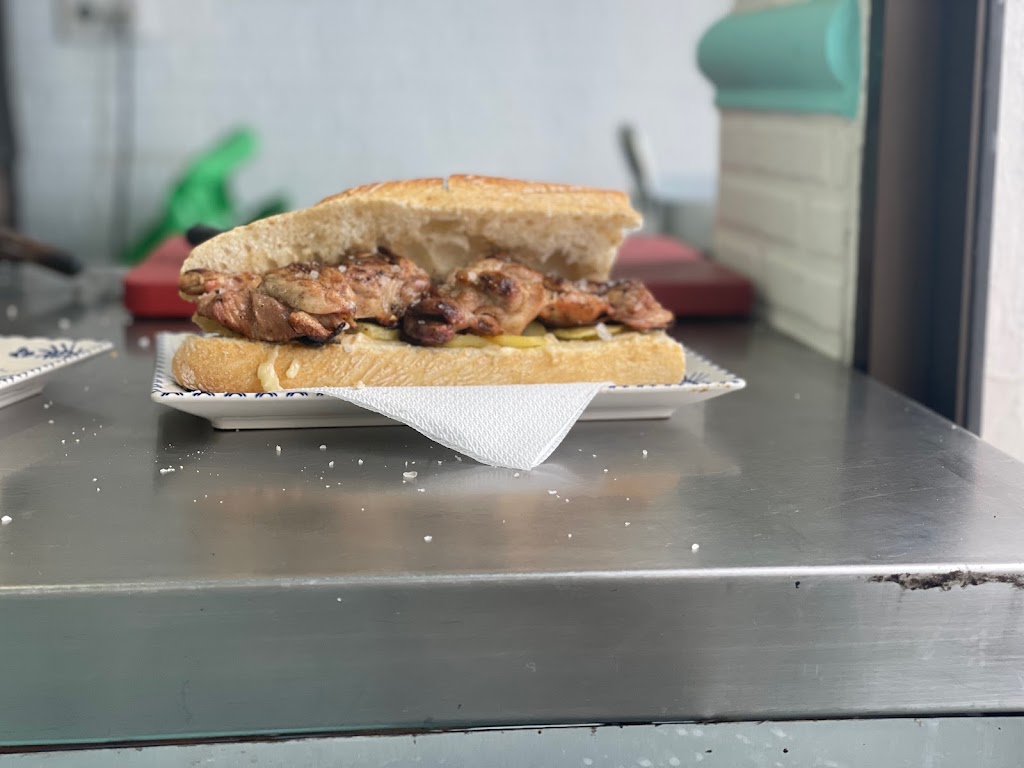 La brasita del medio — Sandwich de bistec