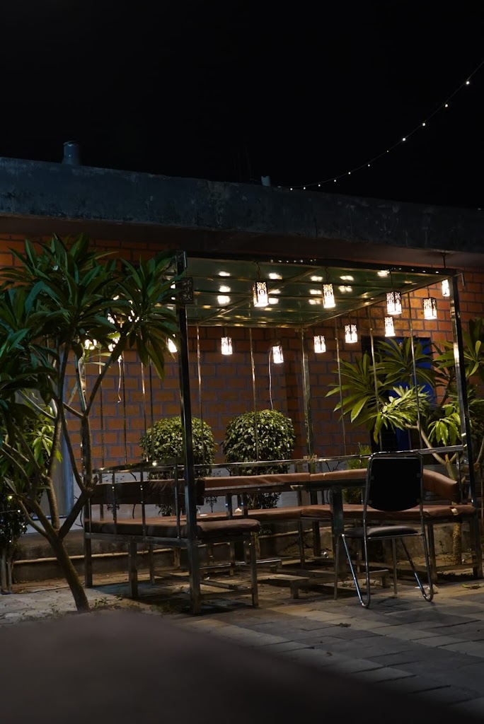 Bhuvneshwari Alias B9 Family Restaurant Garden