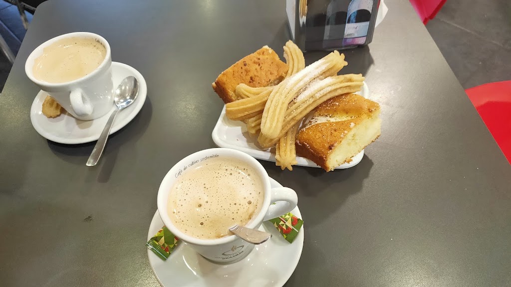 Pasteleria Cafeteria Latorta.Es — Comida y bebida
