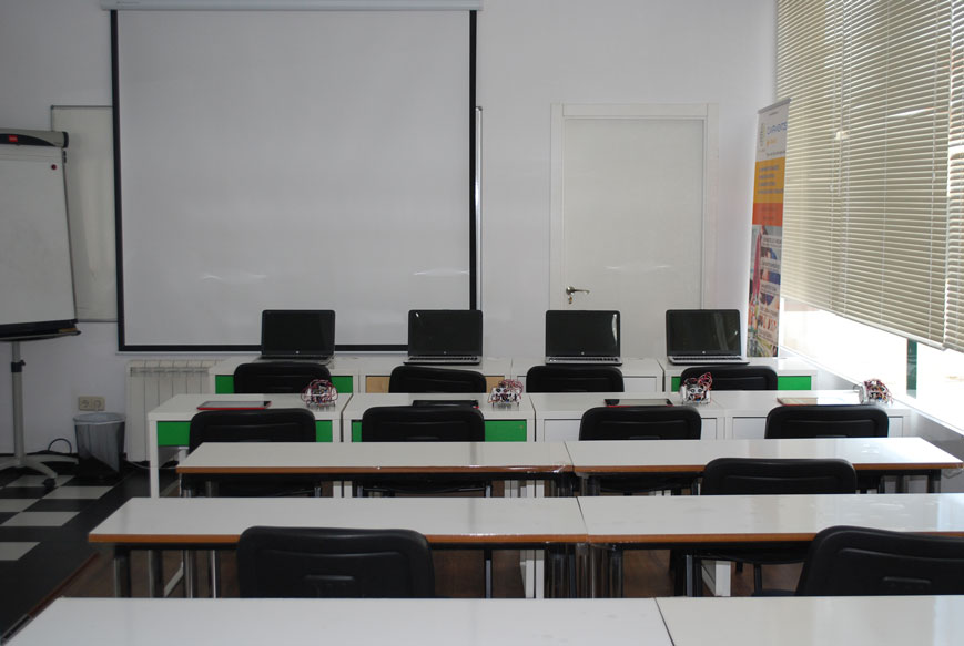 Academia de idiomas, apoyo escolar y gabinete pedagogico Formanovus