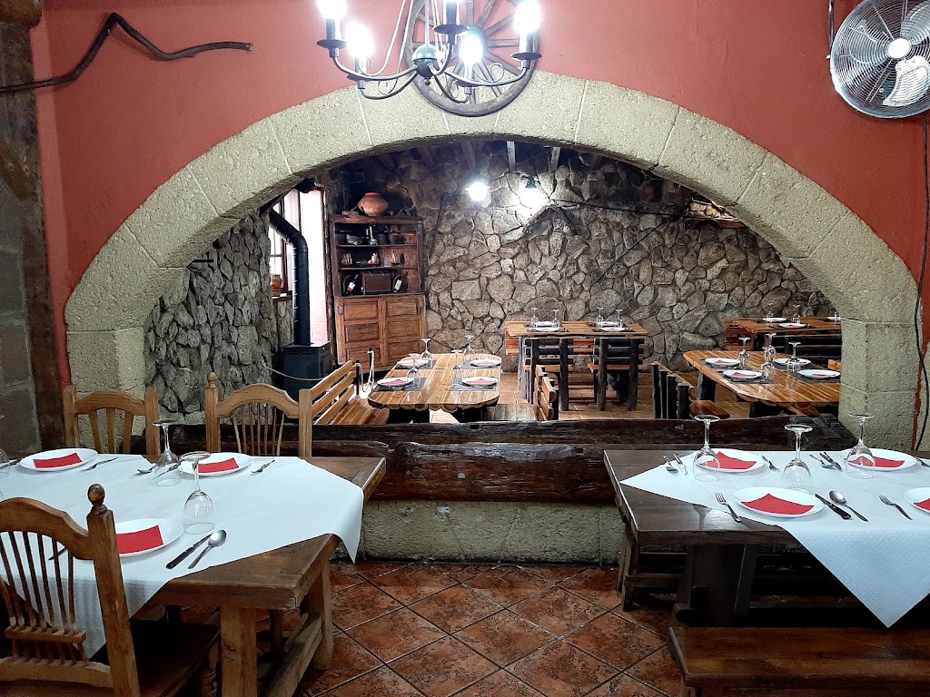 Bodegon Los Laureles — Ambiente