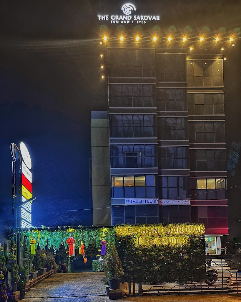The Grand Sarovar Inn Suits