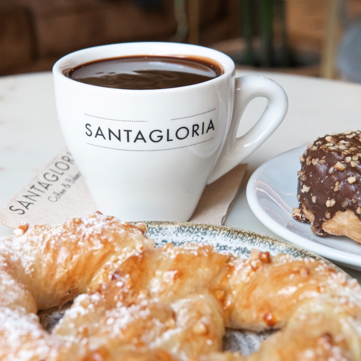 Santagloria Coffee & Bakery Ibi — Comida y bebida
