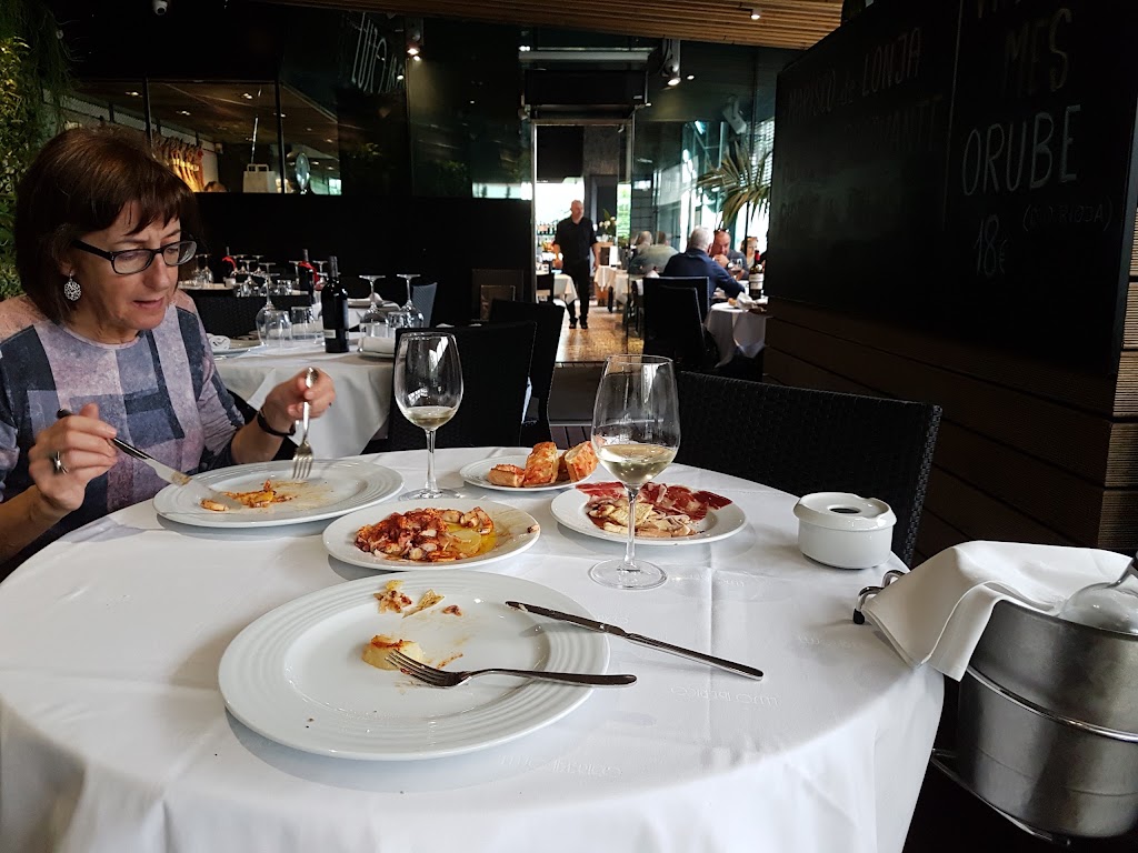 Lujo Iberico — Comida y bebida