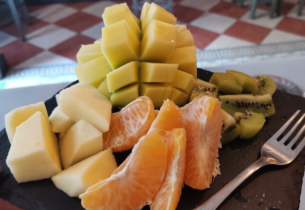 Bar Larga 70 — Comida y bebida
