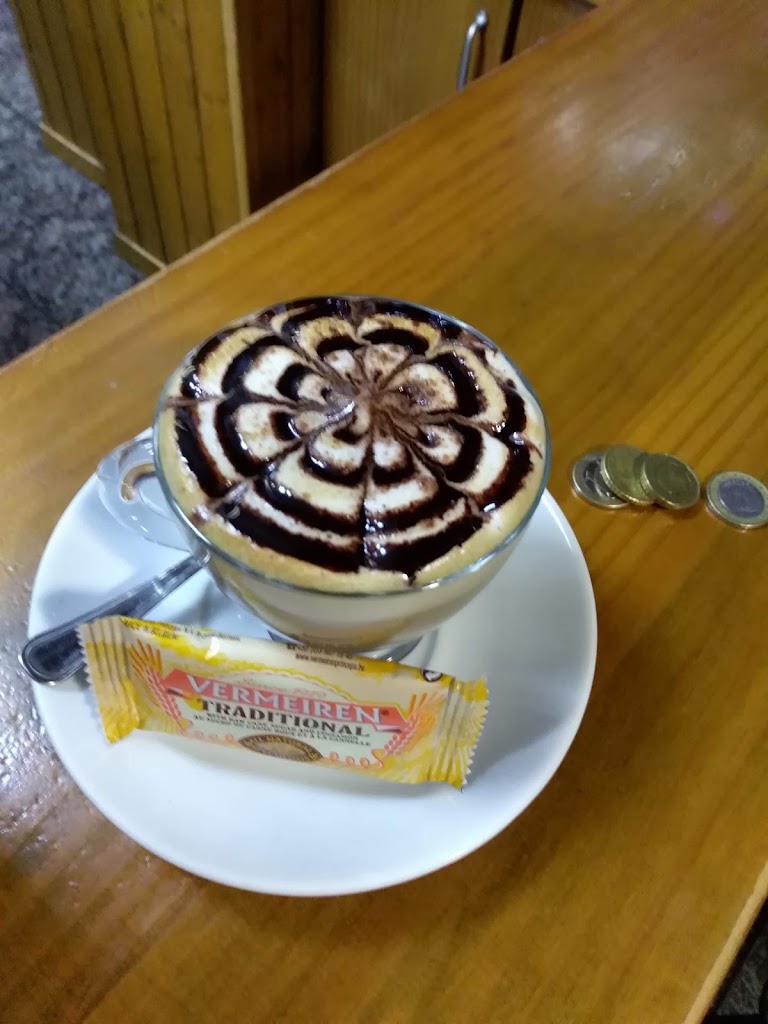 Confiteria La Rula — Comida y bebida