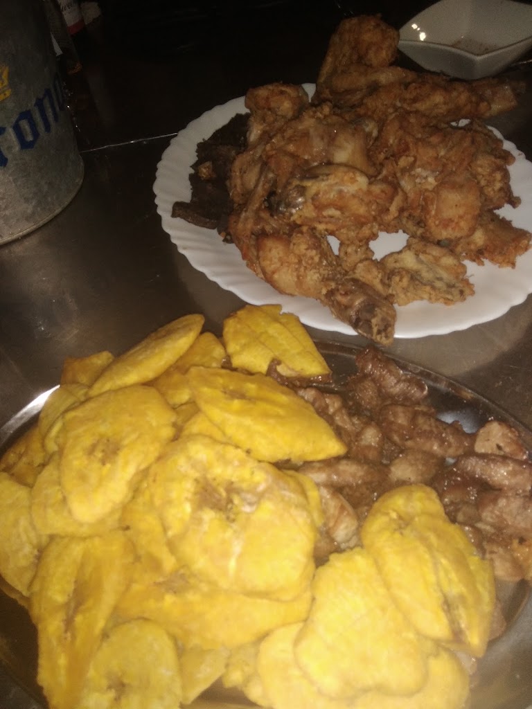 Los 7 Hermanos Bar Cafeteria — Comida y bebida