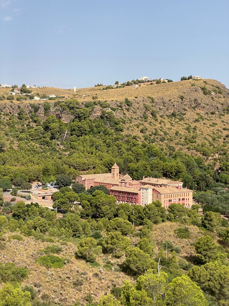 Sagrado Corazon de Jesus y Via Crucis — Jardines de La Santa