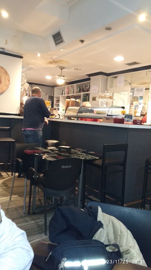 Cafeteria El Capricho — Ambiente