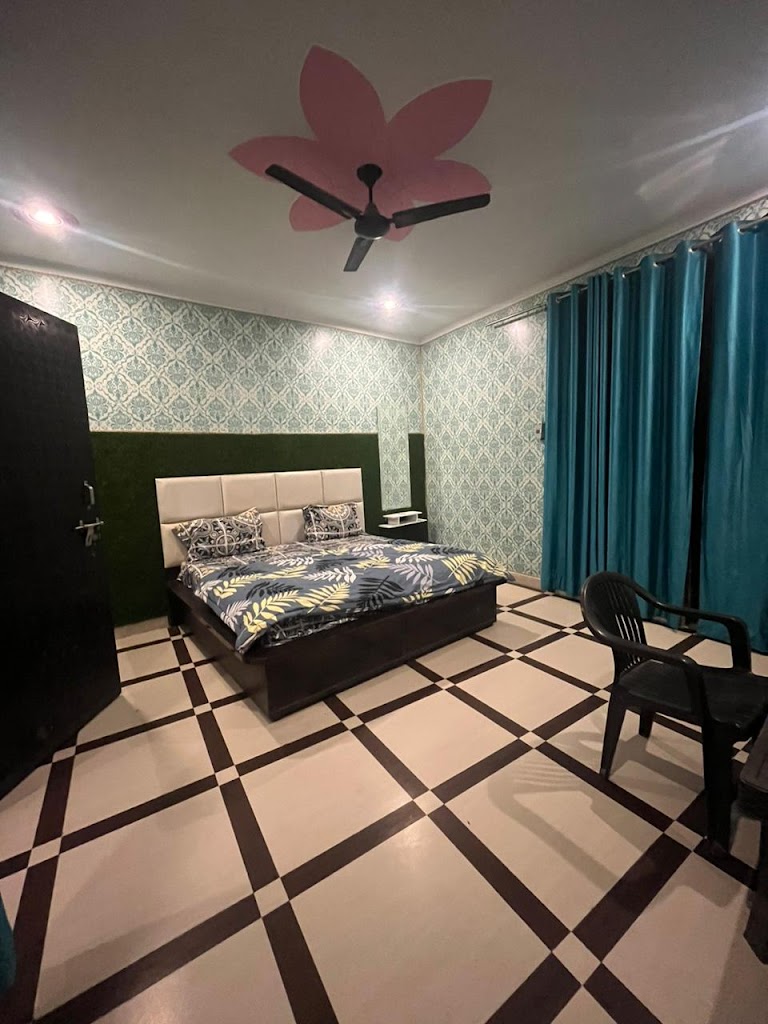 Oyo 83076 Dynamo Guest House