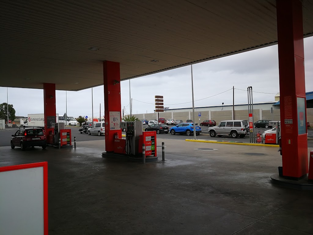 Estacion de servicio Cepsa — Surtidor de combustible
