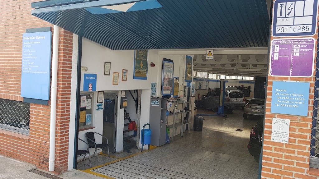 Taller Internacional Mecanica del Automovil — Exterior