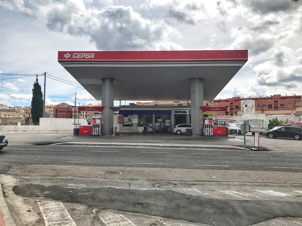 Estacion de servicio Cepsa — Surtidor de combustible