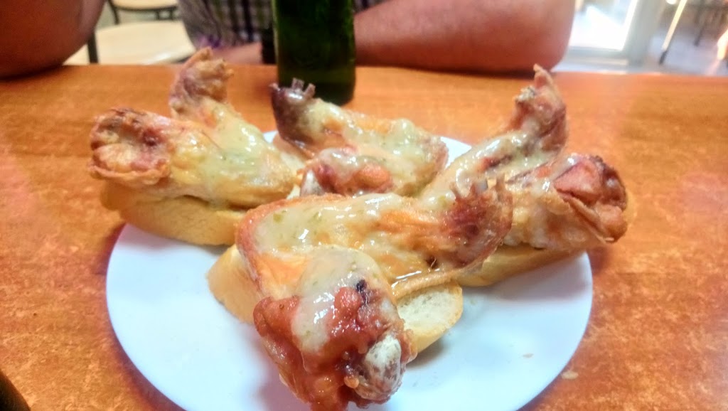 El Rebujito — Comida y bebida