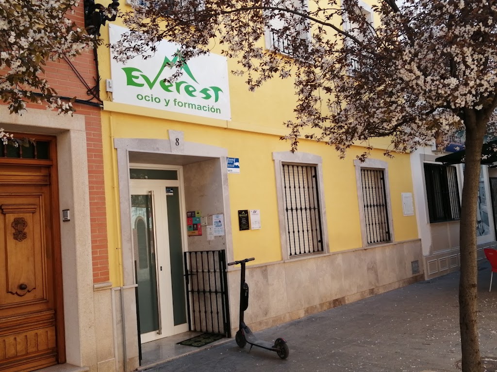 Everest Tomelloso estudios