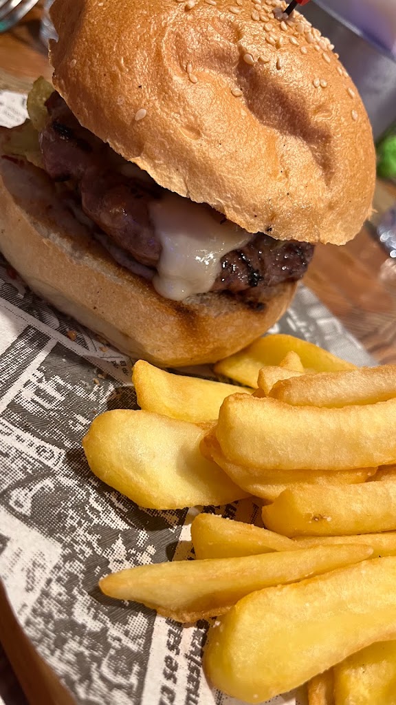 Restaurante 11 de Calle — Comida y bebida