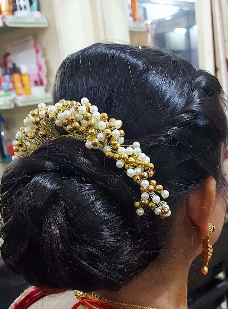 Shashwati Beauty Parlour