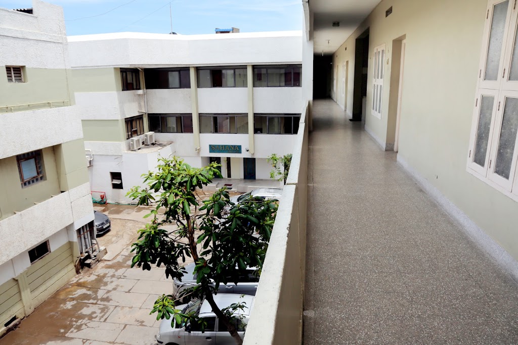 Chitra Lodge