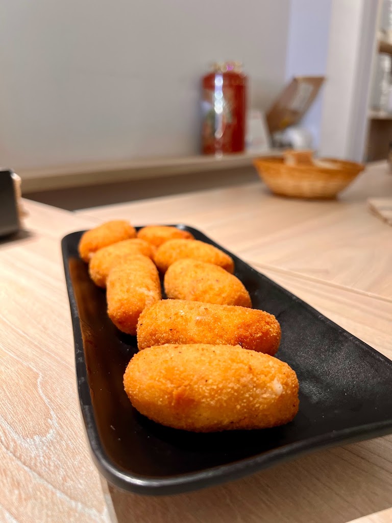 La Estafeta | Taperia, Bar y Restaurante — Del propietario