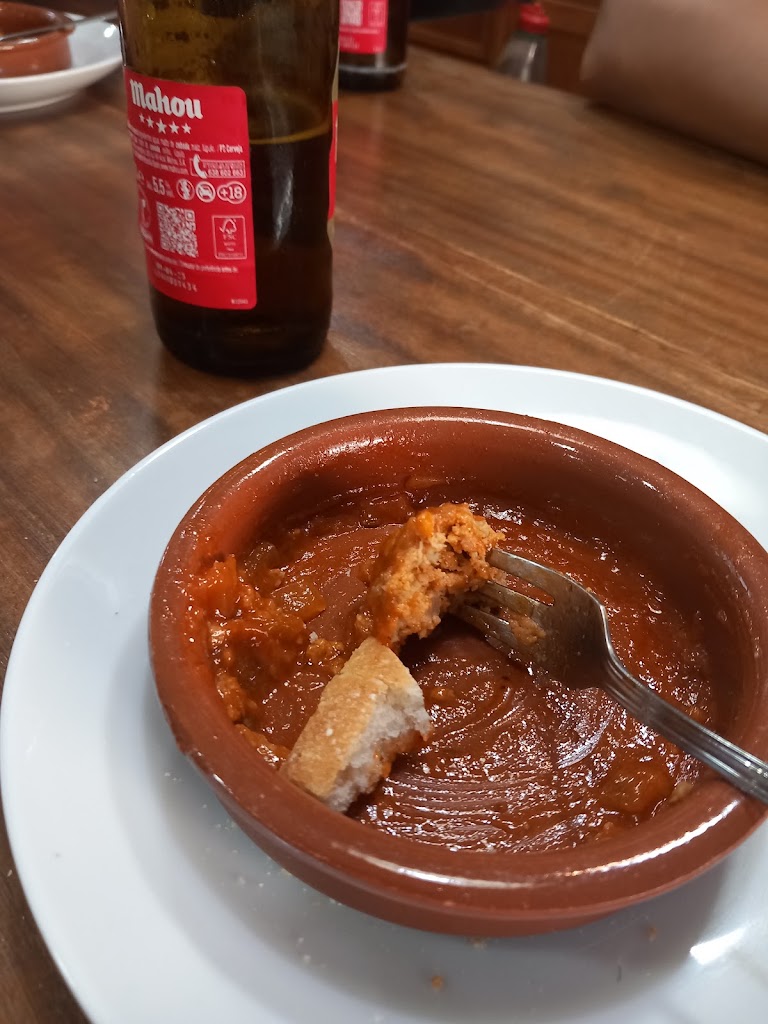 Cafe bar don Tito — Comida y bebida