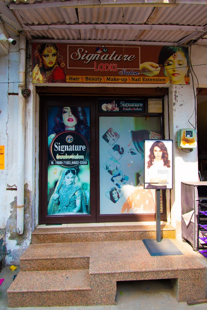 Signature Looks Salon Academy Makeup Artist In Nawanshahr