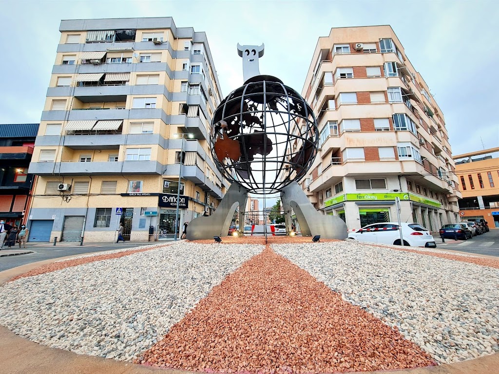 Monumento Elda, Paris y Londres
