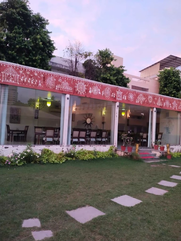Restaurant Aroma Veg Non Veg Restaurant Udaipur Multi Cuisine Restaurant In Udaipur Laal Maas Rajasthani Food