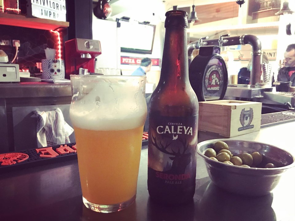 Paramo Bar — Comida y bebida