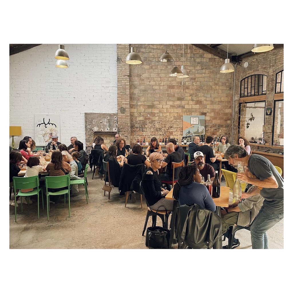 General Store and Coffee — Ambiente
