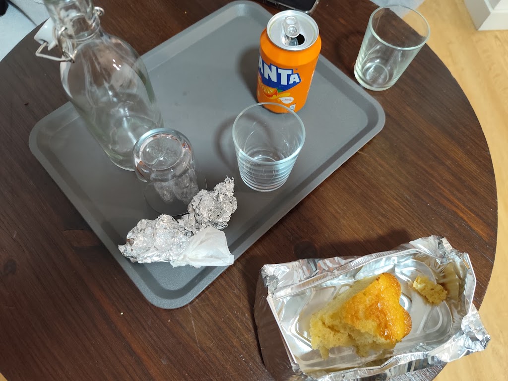 Clarisas Suites — Comida y bebida