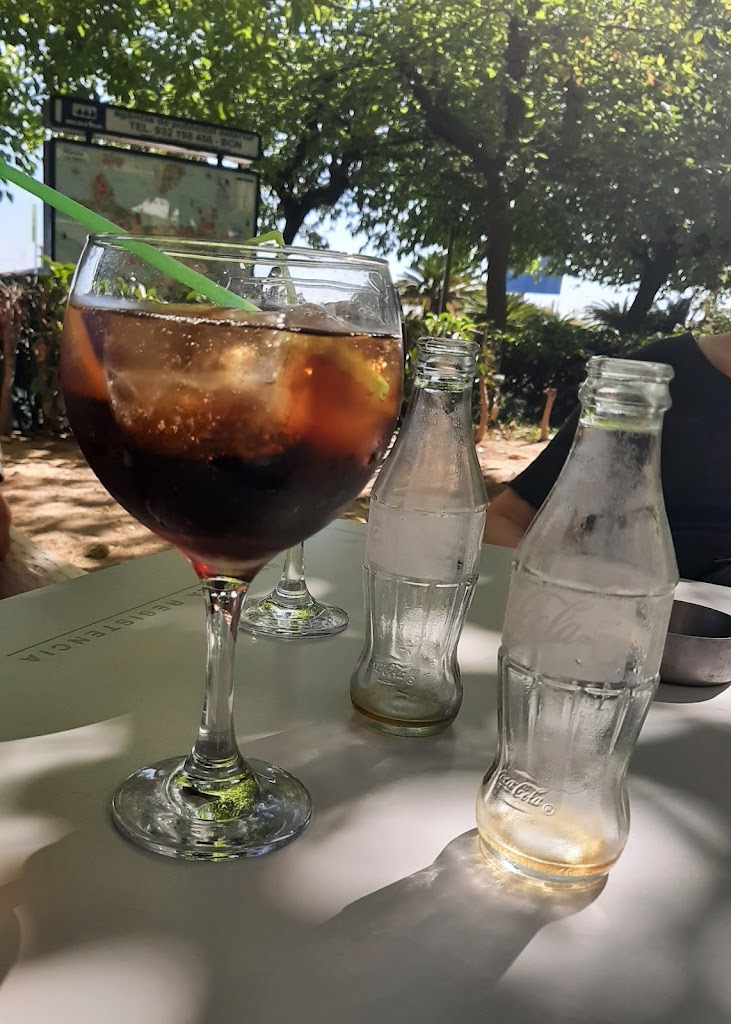 Les Moreras — Comida y bebida