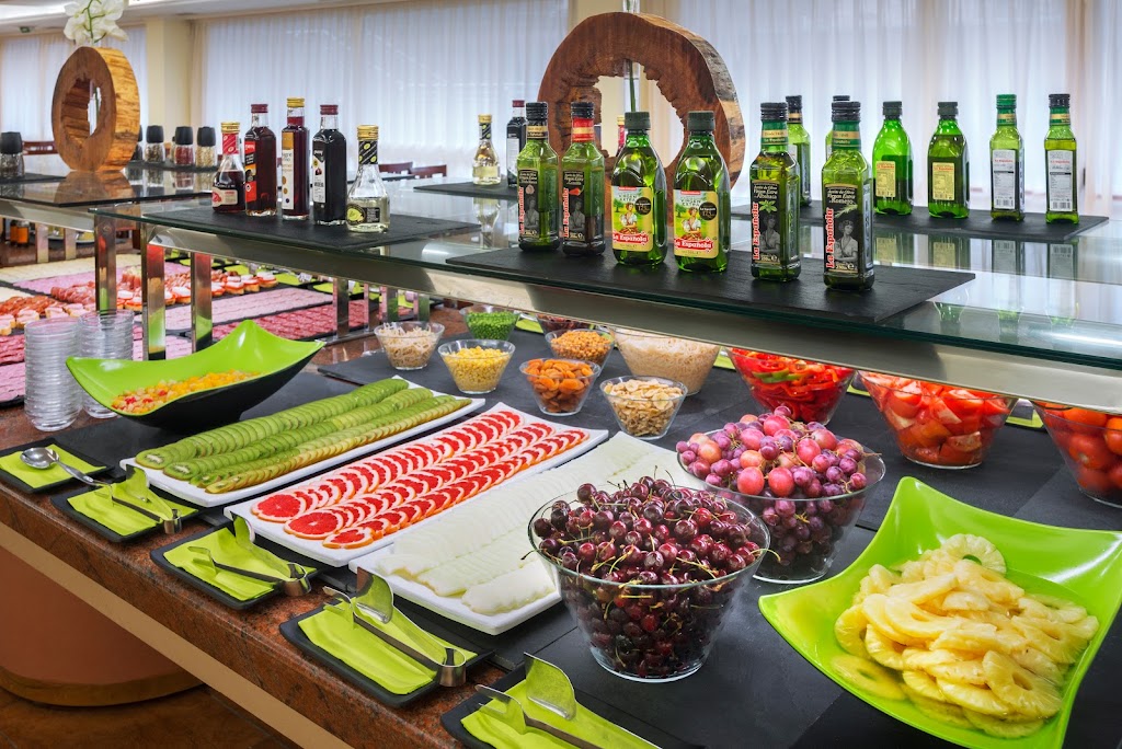 Hotel Kaktus Playa — Comida y bebida