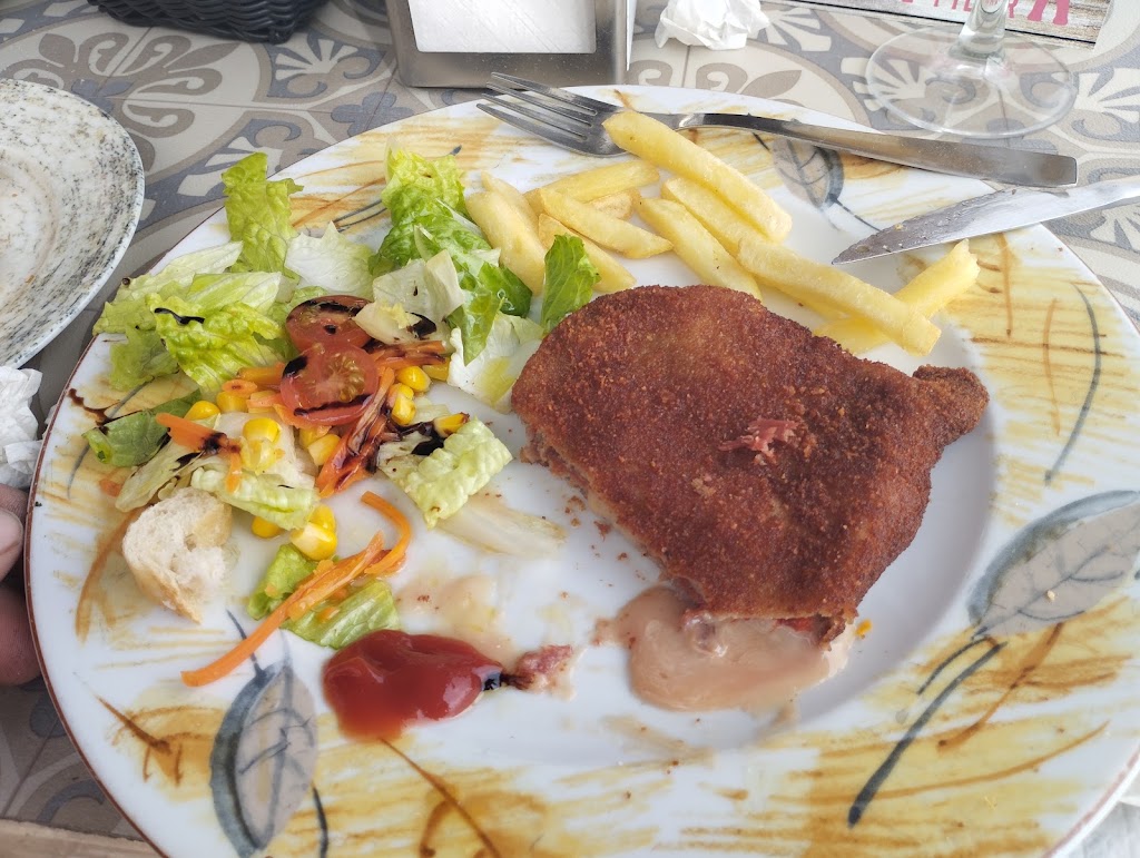 Cafe Bar La Espuela — Comida y bebida