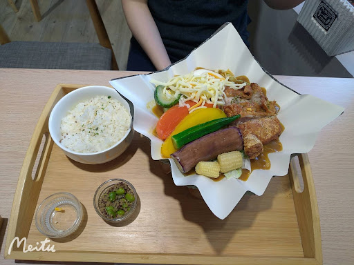 丸飯食事處 興華總店 的照片