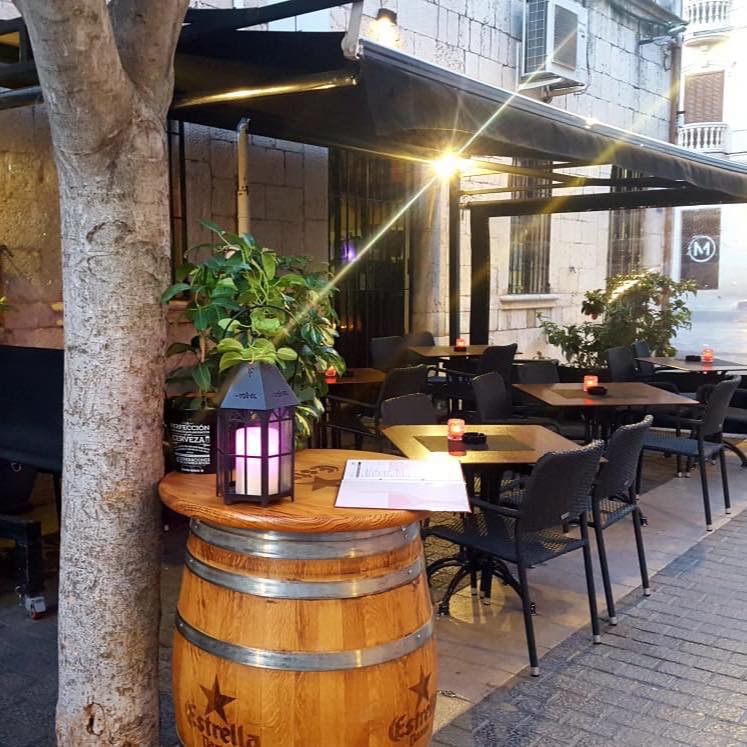 DAYLA - Vins i Tapes — Ambiente