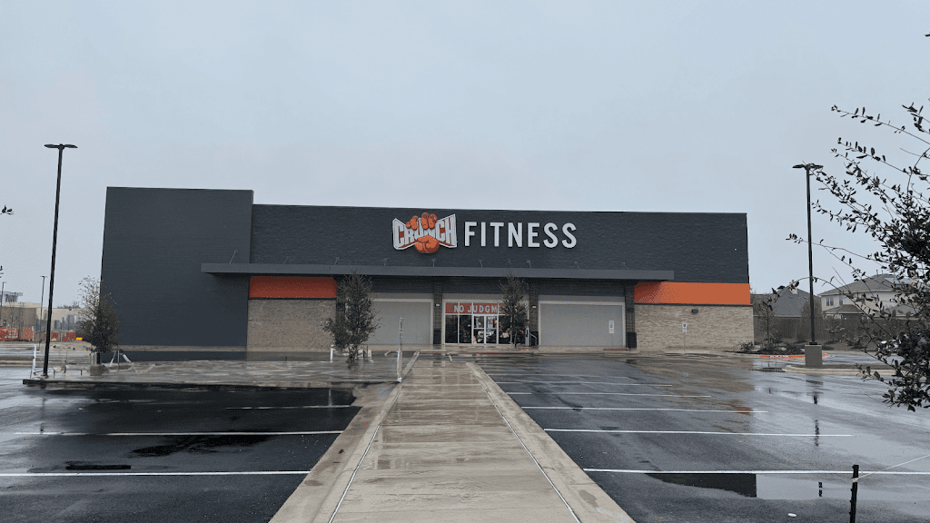  Crunch Fitness - Kyle