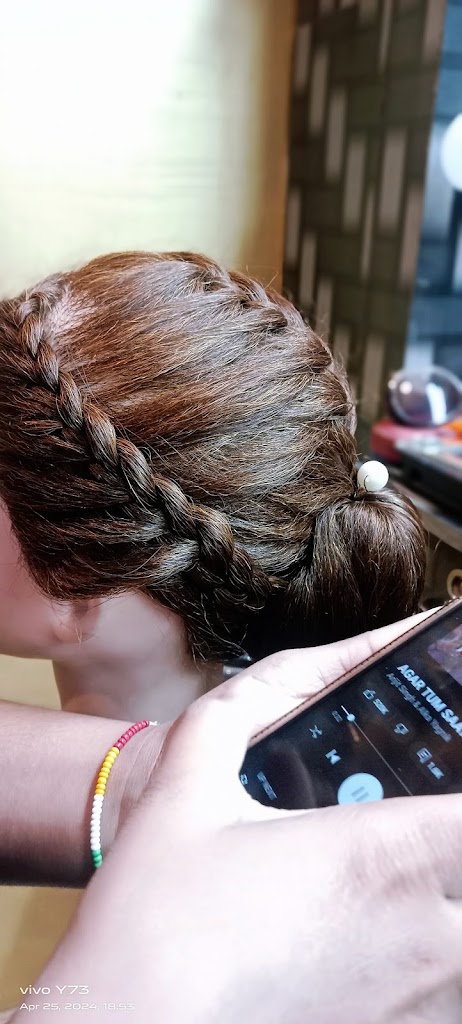 Poonam Beauty Parlour