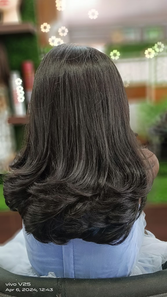 Everest Beauty Parlour