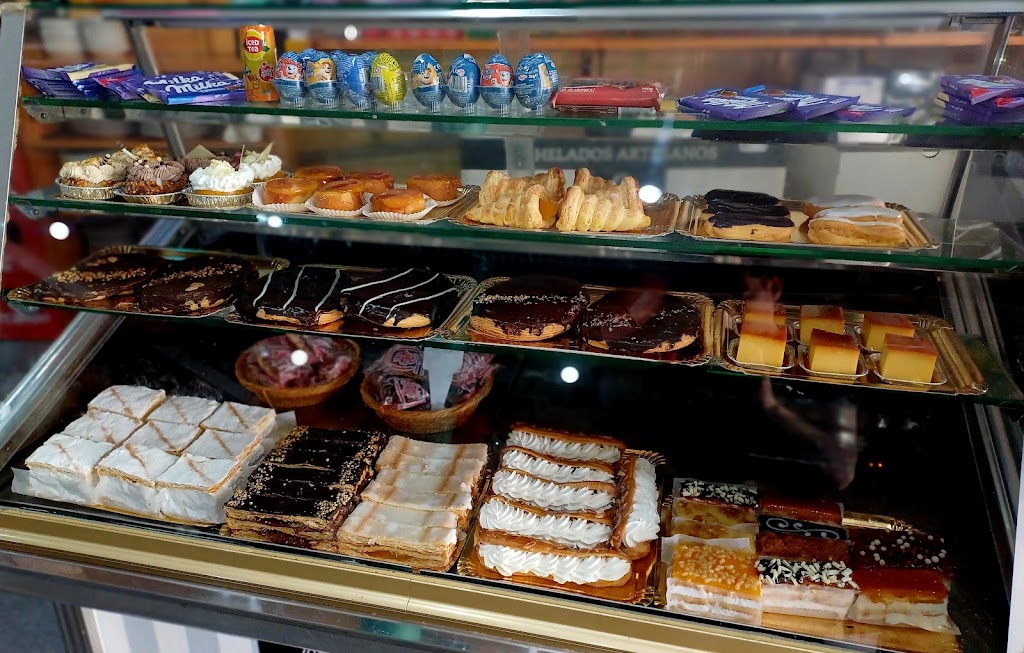 Cafeteria & Heladeria La Gloria — Ambiente
