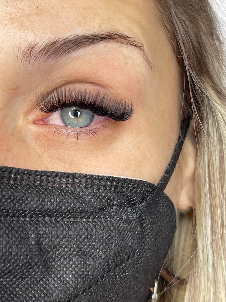 Candy25 nails & lashes